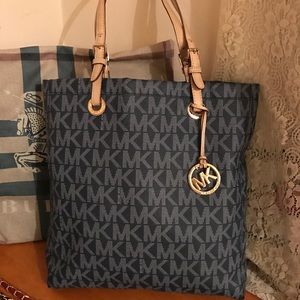 SALE 🔥MK Authentic Limited Edition Monogram tote